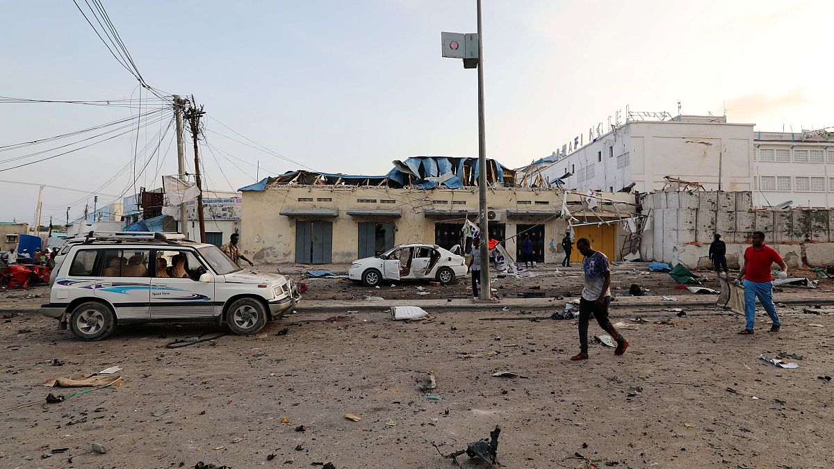 Somali'de din merkezine bomba yüklü araçla saldırı: En az 10 ölü