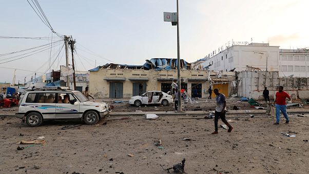 Somali'de din merkezine bomba yüklü araçla saldırı: En az 10 ölü Somali'de din merkezine bomba yüklü araçla saldırı: En az 10 ölü