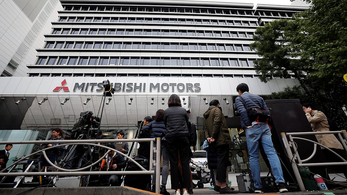 Mitsubishi también destituye a Ghosn como presidente