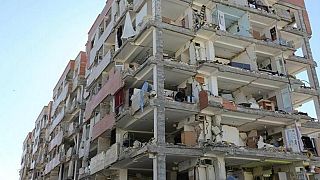 مبنى تعرض لزلزال قوته 5.5 في مطلع 2018 - أرشيف يورونيوز