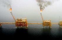 بودجه ۹۸ ایران زیر فشار نفت ارزان؛ بلاتکلیفی کسری درآمد ۴۰ هزار میلیارد تومانی