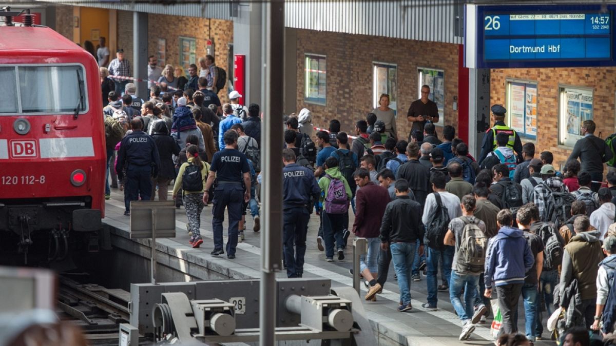 Almanya mültecilerin gönüllü olarak geri dönmeleri için kesenin ağzını açtı