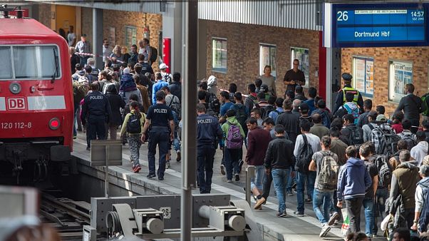 Almanya mültecilerin gönüllü olarak geri dönmeleri için kesenin ağzını açtı Almanya mültecilerin gönüllü olarak geri dönmeleri için kesenin ağzını açtı