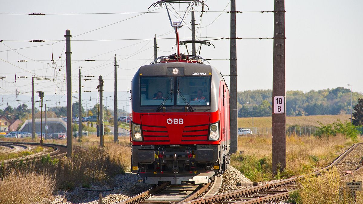 Wegen Streikankündigung im Arbeitskampf: ÖBB stellt Zugverkehr komplett ein