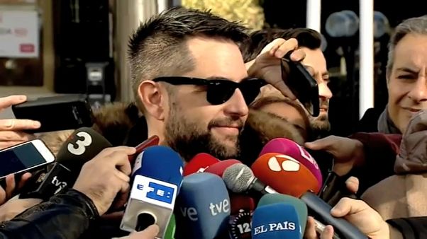Dani Mateo se niega a declarar ante el juez en el caso de la bandera Dani Mateo se niega a declarar ante el juez en el caso de la bandera