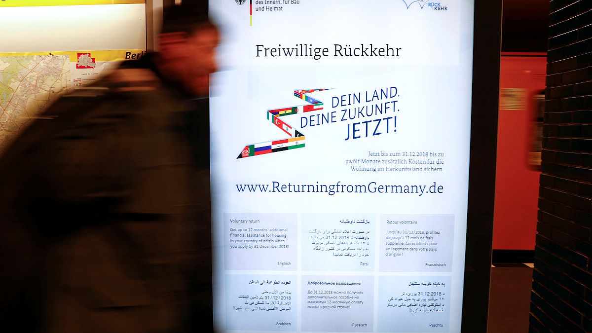 "العودة من ألمانيا" يغري طالبي اللجوء وسخط على وسائل التواصل الاجتماعي