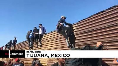 Mexikó deportálja azokat, akik megrohamozták az amerikai határt