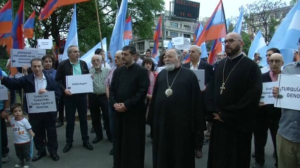 Video | G20: Arjantinli Ermeniler Erdoğan'ı protesto etti Video | G20: Arjantinli Ermeniler Erdoğan'ı protesto etti