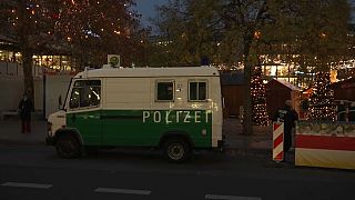 Berlim torna mercados em fortalezas de Natal