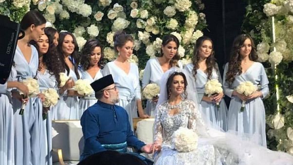 Güzellik Kraliçesi’ydi gerçek kraliçe oldu: Miss Moskova Müslüman olup Malezya kralıyla evlendi Güzellik Kraliçesi’ydi gerçek kraliçe oldu: Miss Moskova Müslüman olup Malezya kralıyla evlendi
