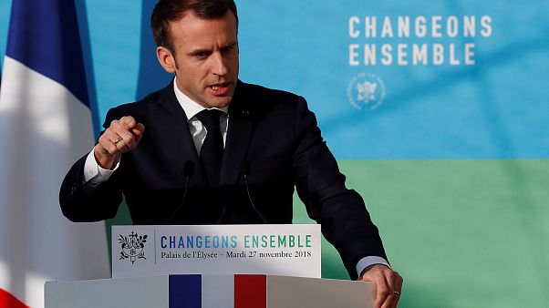 Macron propone medidas para calmar a los 'chalecos amarillos' Macron propone medidas para calmar a los 'chalecos amarillos'
