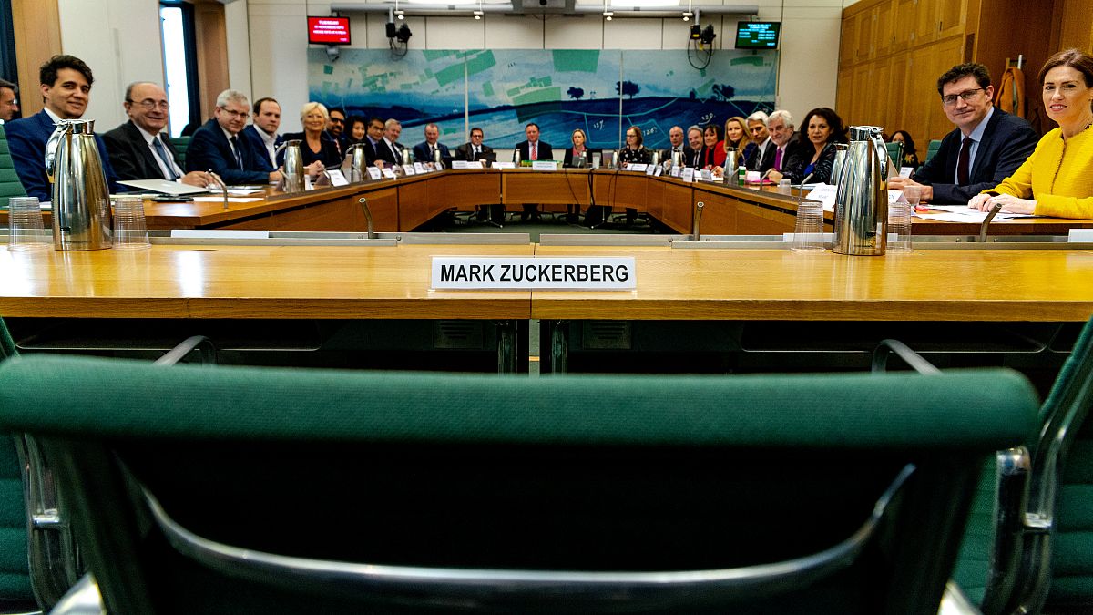 انتقادات حادة لزوكربرغ لتغيبه عن جلسة تحقيق بمجلس العموم البريطاني