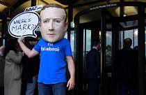 Dokuz ülkeden milletvekilleri Facebook'u demokrasiye zarar vermekle suçladı