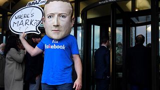 Dokuz ülkeden milletvekilleri Facebook'u demokrasiye zarar vermekle suçladı
