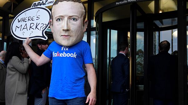 Dokuz ülkeden milletvekilleri Facebook'u demokrasiye zarar vermekle suçladı Dokuz ülkeden milletvekilleri Facebook'u demokrasiye zarar vermekle suçladı
