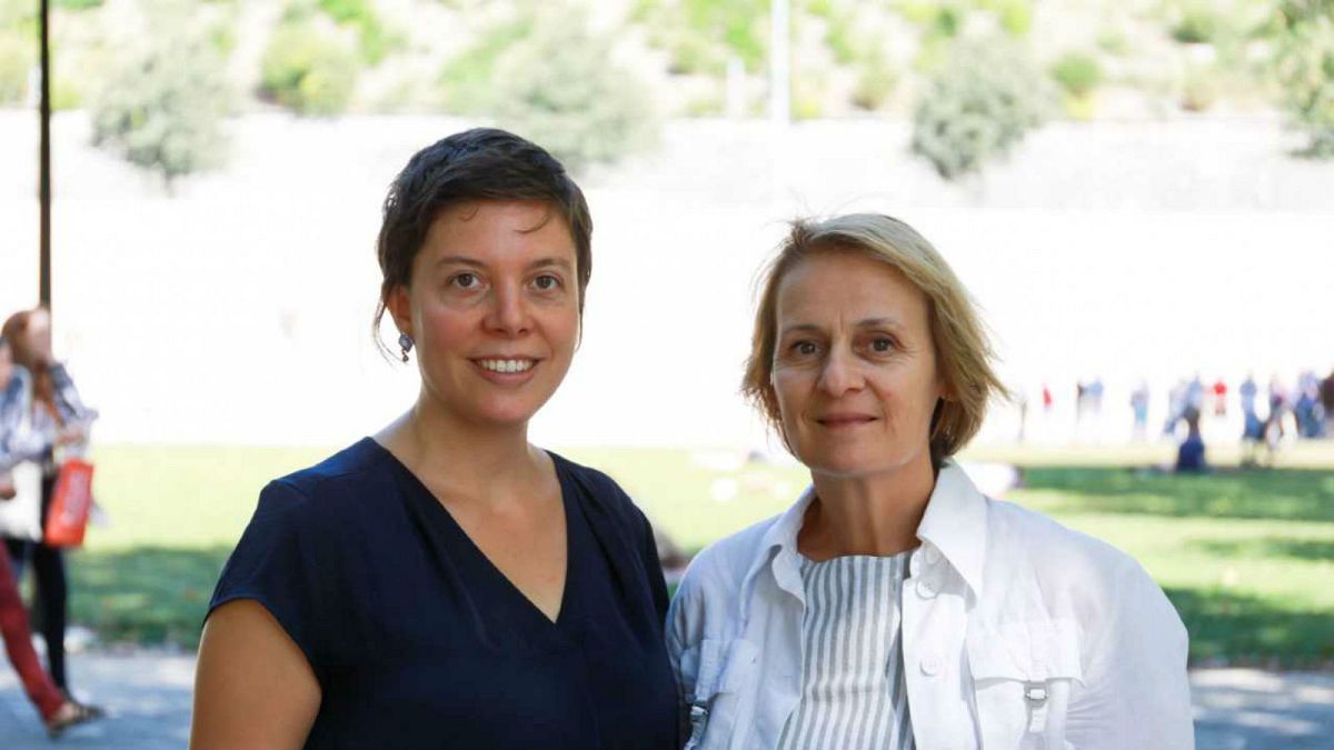 Lauriane Savoy and Elisabeth Parmentier, teachers at Geneva University