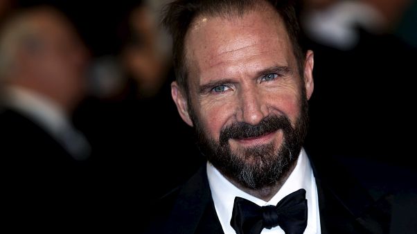 فيديو: مهرجان القاهرة السينمائي الدولي يكرّم النجم العالمي رالف فاينس فيديو: مهرجان القاهرة السينمائي الدولي يكرّم النجم العالمي رالف فاينس