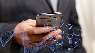 Το «κατέβασμα» μέσω κινητών είναι πολύ ταχύτερο πλέον από το Wi-Fi