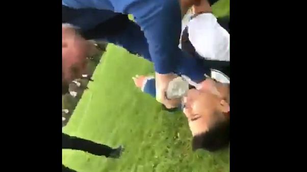 Video | İngiltere'de ırkçı saldırıya uğrayan Suriyeli çocuk için 13 saatte 44 bin Sterlin Video | İngiltere'de ırkçı saldırıya uğrayan Suriyeli çocuk için 13 saatte 44 bin Sterlin