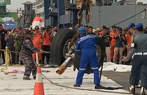 Uno dei resti del Boeing 737 max precipitato il 28 ottobre in Indonesia