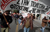 Греки требуют повышения зарплат и пенсий