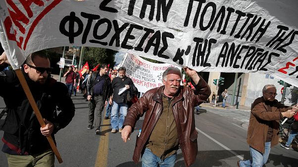 Παρέλυσε η Ελλάδα από την 24ωρη απεργία Παρέλυσε η Ελλάδα από την 24ωρη απεργία