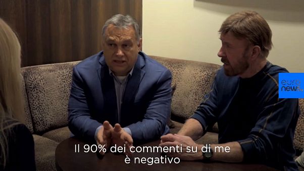 VIDEO Chuck Norris e Viktor Orbán, la strana coppia VIDEO Chuck Norris e Viktor Orbán, la strana coppia