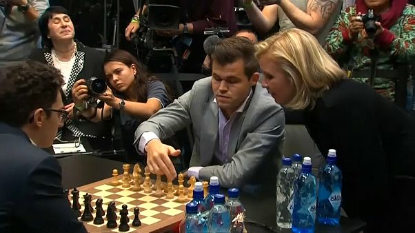 Carlsen retiene el título de campeón del Mundo de ajedrez Carlsen retiene el título de campeón del Mundo de ajedrez