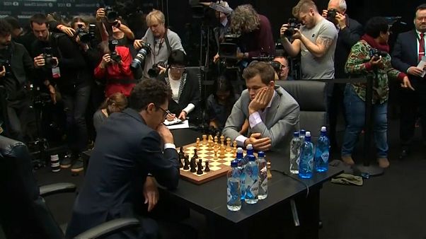 Магнус Карлсен сохранил звание чемпиона мира по шахматам Магнус Карлсен сохранил звание чемпиона мира по шахматам