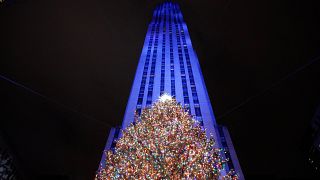 New York: Weihnachtsbaum-Lichter vor Rockefeller Center angezündet