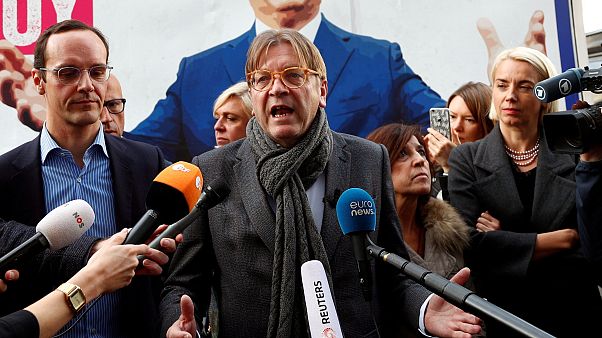 Botrányosnak minősítette a magyar kormány plakátját Verhofstadt Botrányosnak minősítette a magyar kormány plakátját Verhofstadt