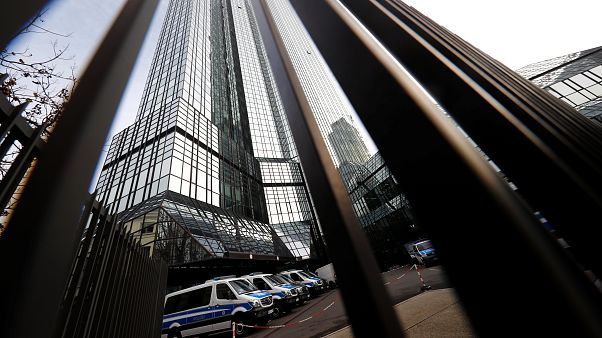 Verdacht auf Geldwäsche: Razzia bei der Deutschen Bank Verdacht auf Geldwäsche: Razzia bei der Deutschen Bank