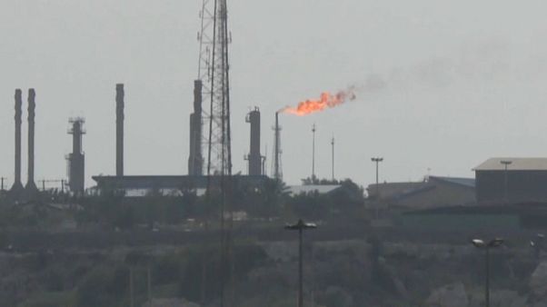 Ham petrolün varili 50 doların altına düşerek son 14 ayın en düşük seviyesine geriledi Ham petrolün varili 50 doların altına düşerek son 14 ayın en düşük seviyesine geriledi