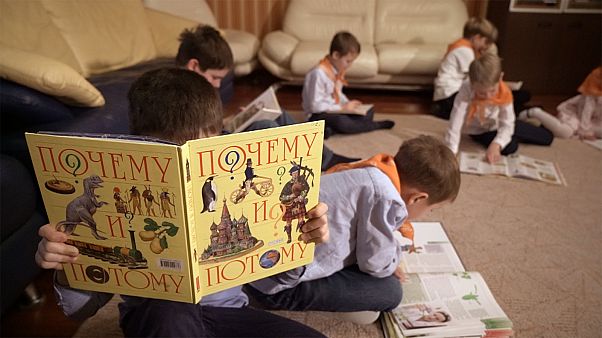Russia: Teaching several languages to primary school children is proving successful Russia: Teaching several languages to primary school children is proving successful