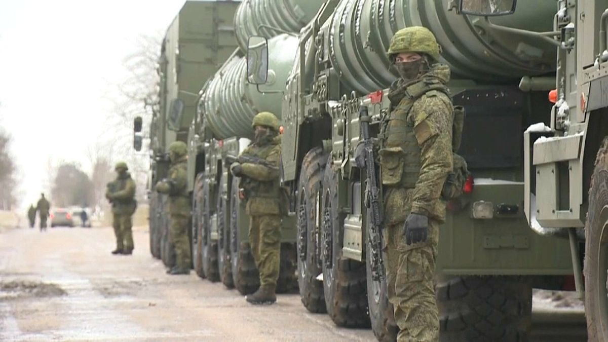 Россия разворачивает С-400 в Крыму. Украина просит НАТО о помощи