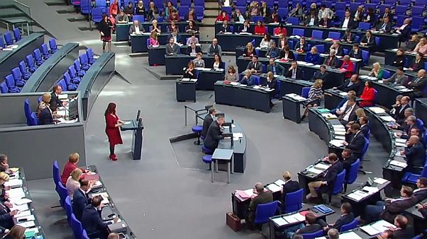 Bundestag sagt "Ja" zu UN-Migrationspakt Bundestag sagt "Ja" zu UN-Migrationspakt