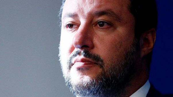 إيطاليا: سالفيني ينجح بإقرار قانون يقلص حق اللجوء إلى إيطاليا إيطاليا: سالفيني ينجح بإقرار قانون يقلص حق اللجوء إلى إيطاليا