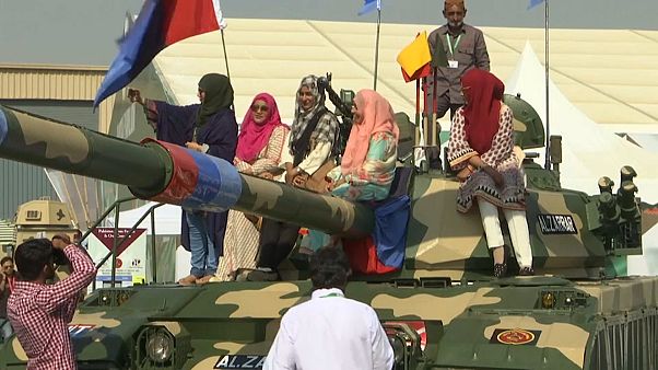 Mostra de armas no Paquistão Mostra de armas no Paquistão