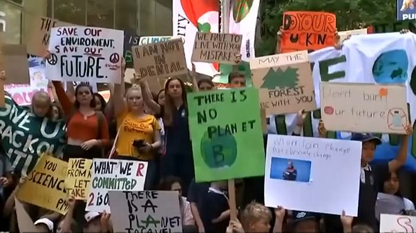 Schüler auf den Barrikaden für mehr Klimaschutz Schüler auf den Barrikaden für mehr Klimaschutz