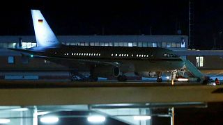 Almanya Başbakanı Merkel Arjantin'e tarifeli uçakla gitti