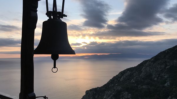 Άγιο Όρος: Χριστούγεννα στο Περιβόλι της Παναγιάς Άγιο Όρος: Χριστούγεννα στο Περιβόλι της Παναγιάς