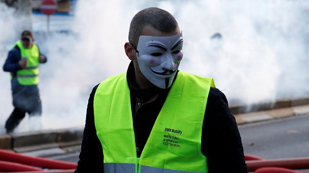 Les gilets jaunes, une France coupée en deux Les gilets jaunes, une France coupée en deux