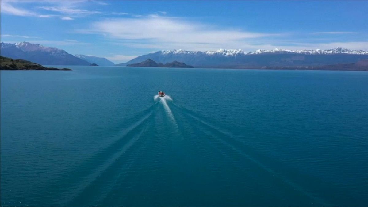 Cliff-diving at South America's largest freshwater lake