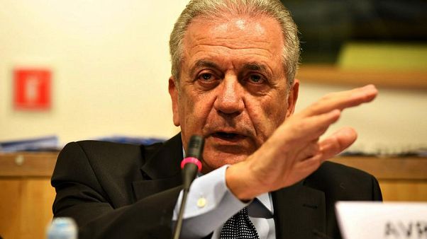 «Αποπέμφθηκε» από τον Αβραμόπουλο αστυνομικός της ασφάλειάς του «Αποπέμφθηκε» από τον Αβραμόπουλο αστυνομικός της ασφάλειάς του