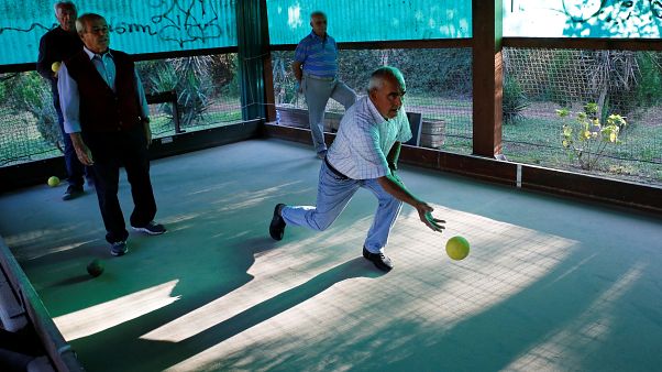 Buone notizie, la vecchiaia comincia a 75 anni Buone notizie, la vecchiaia comincia a 75 anni