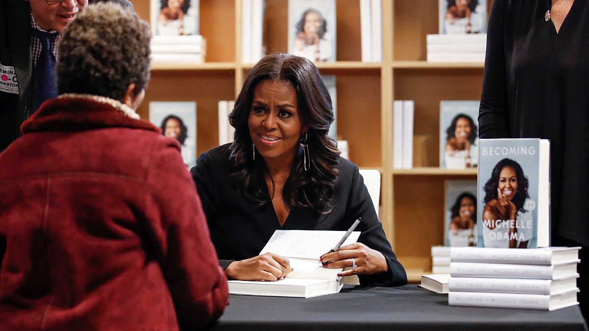 مبيعات كتاب ميشيل أوباما "Becoming"  تبلغ مليوني نسخة في 14 يوماً فقط