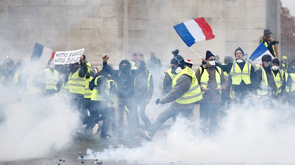 Straßenschlachten in Paris: "Fast wie im Bürgerkrieg" Straßenschlachten in Paris: "Fast wie im Bürgerkrieg"