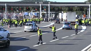 "Coletes amarelos": protesto estende-se a toda a França