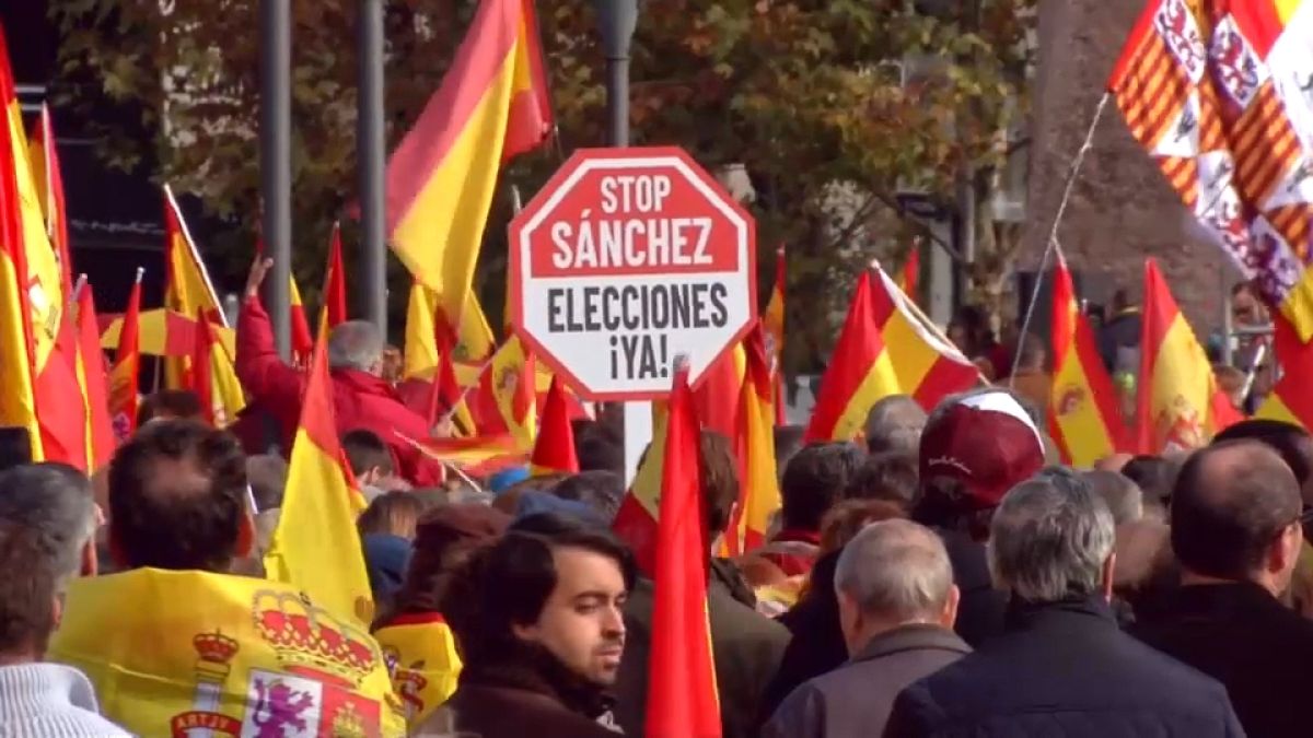 Manifestación en Madrid por la "unidad de España y contra los golpistas"