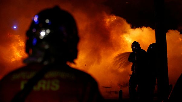 "Gilets jaunes" : le bilan de la nuit de violences à Paris "Gilets jaunes" : le bilan de la nuit de violences à Paris
